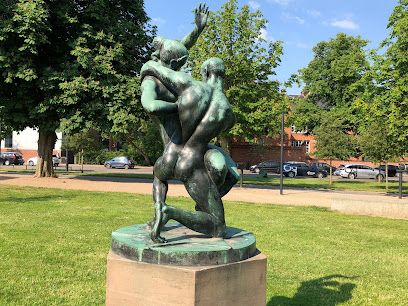 Elskovskampen, skulptur af Johannes Claus Bjerg