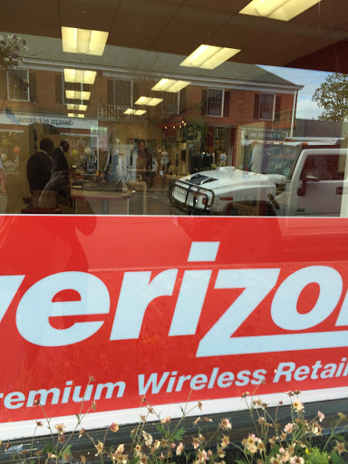 Cell Phone Store «Verizon Authorized Retailer - Wireless Zone», reviews and photos, 139 Elm St, New Canaan, CT 06840, USA