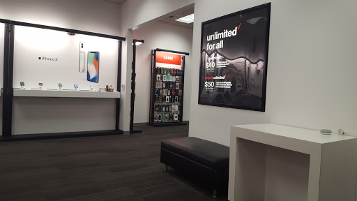 Cell Phone Store «Verizon», reviews and photos, 2465 Iron Point Rd, Folsom, CA 95630, USA