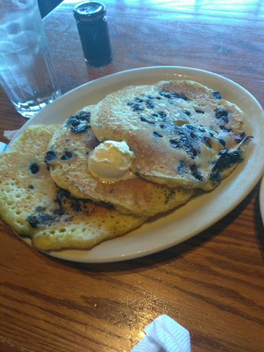 American Restaurant «Cracker Barrel Old Country Store», reviews and photos, 5770 Wilmington Pike, Centerville, OH 45459, USA