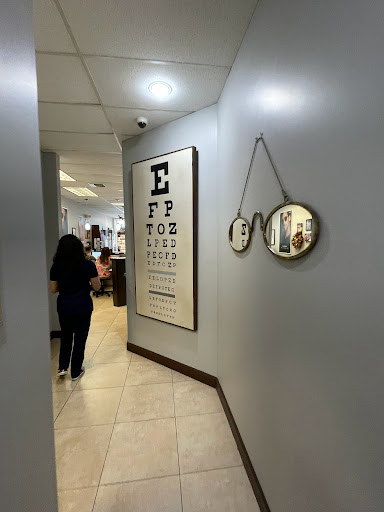 Optometrist «Eyes On Sunrise», reviews and photos, 2583 E Sunrise Blvd, Fort Lauderdale, FL 33304, USA