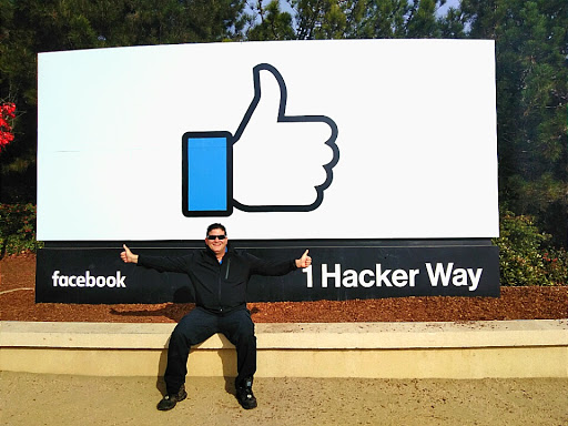 Tourist Attraction «Facebook Thumbs Up Sign», reviews and photos, 1 Hacker Way, Menlo Park, CA 94025, USA