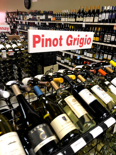 Liquor Store «Branford Wine and Liquor», reviews and photos, 1043 W Main St, Branford, CT 06405, USA