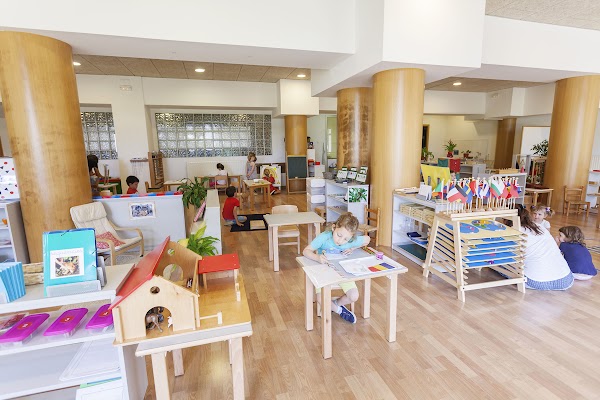 Complex Cultural i Esportiu Montessori-Palau