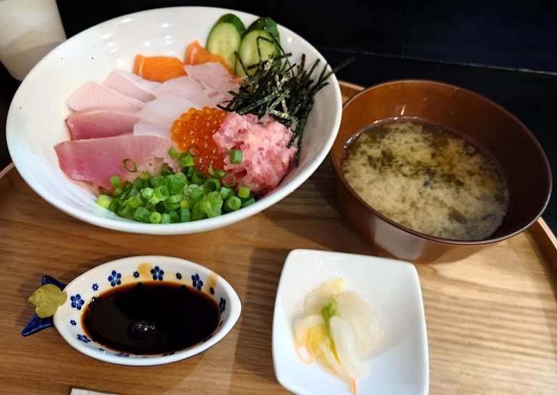 海鮮丼&ホットサンド nanchi