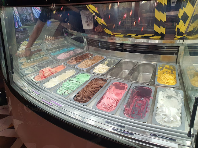 Creams Cafe Beckton - Ice cream