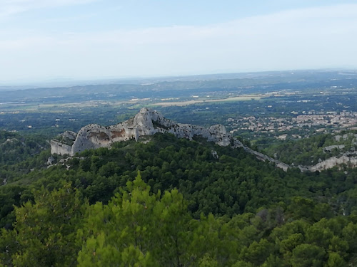 Le Rocher des Deux Trous à Saint-Rémy-de-Provence