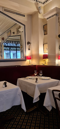 Atmosphère du Restaurant français Chez Monsieur à Paris - n°4