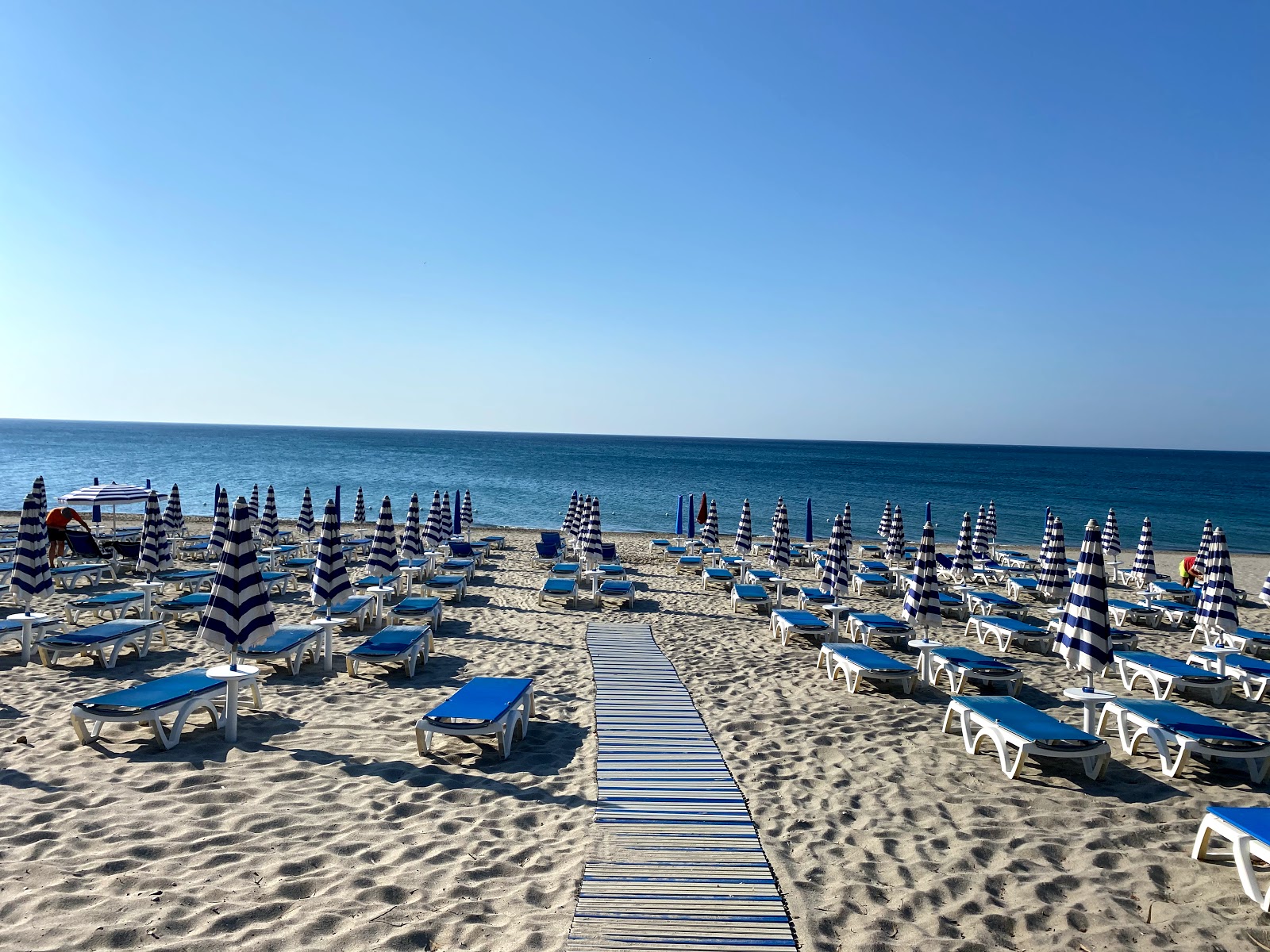 Foto de Simeri Mare beach con recta y larga