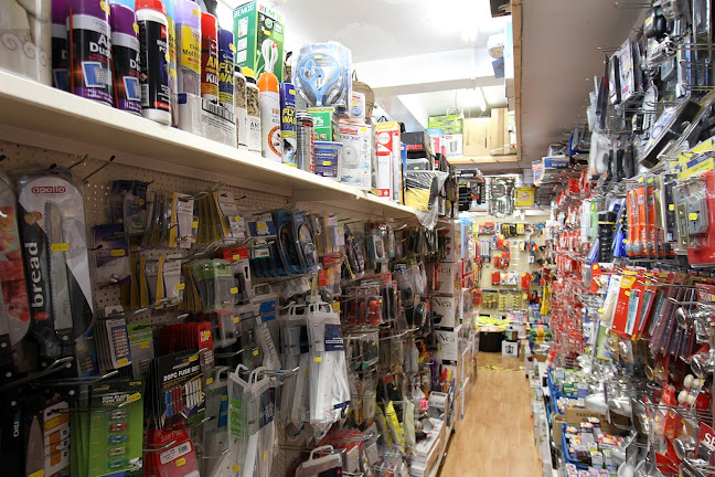 Reviews of Hardware Hut in London - Hardware store