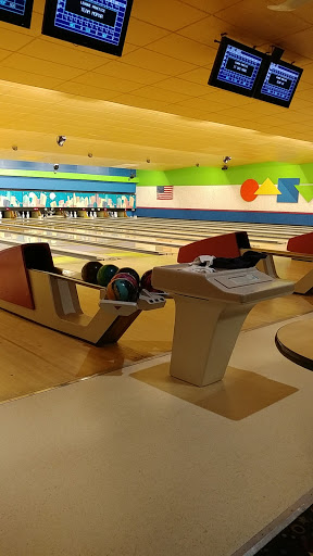 Bowling Alley «Harbor Lanes Bowling Center», reviews and photos, 25419 Jefferson Ave, St Clair Shores, MI 48081, USA