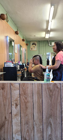 Friends Beauty Salon - Photo 2 - Car repair in Los Angeles, CA, Inglewood