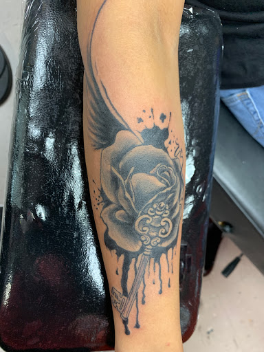 Explore sweeney todd tattoo ideas, creative tattoo ideas in Albuquerque, available at Tattoosbyfrankieg