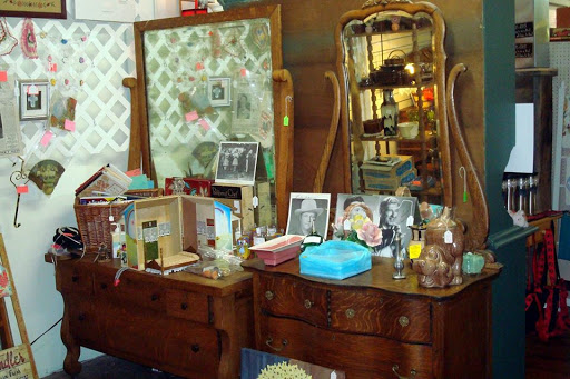 Antique Store «Centerville Marketplace», reviews and photos, 100 Church St, Centerville, TN 37033, USA