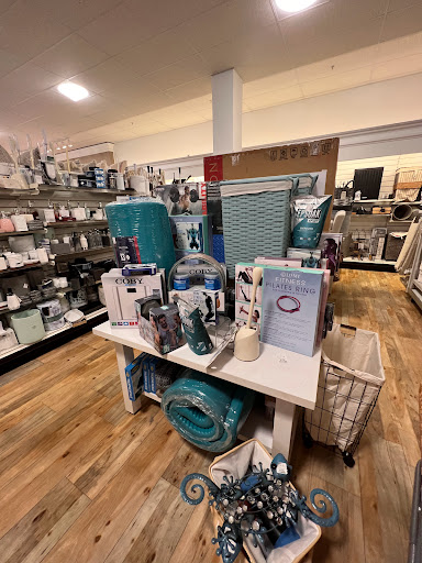 Department Store «HomeGoods», reviews and photos, 1945 W Lumsden Rd, Brandon, FL 33511, USA