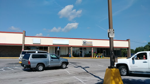 Shopping Mall «Southside Shopping Center», reviews and photos, 1415 S 14th St, Leesburg, FL 34748, USA