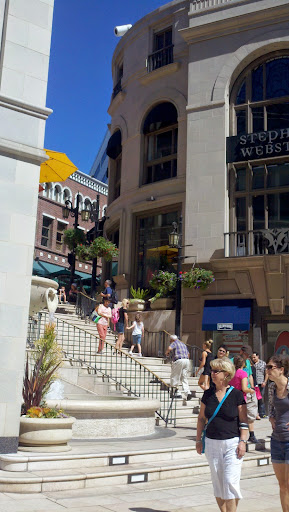 Shopping Mall «Los Angeles Mall», reviews and photos, 201 N Los Angeles St, Los Angeles, CA 90012, USA