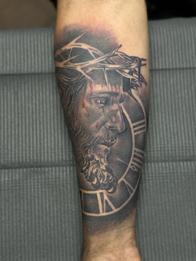 Explore tattoo placement ideas arm female, creative tattoo ideas in Orlando, available at Bendito dolor tattoo