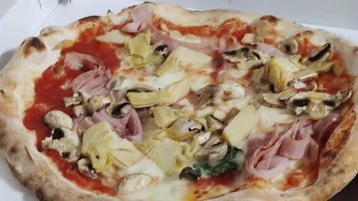 Pizzeria vac è press in Caserta, Provincia di Caserta