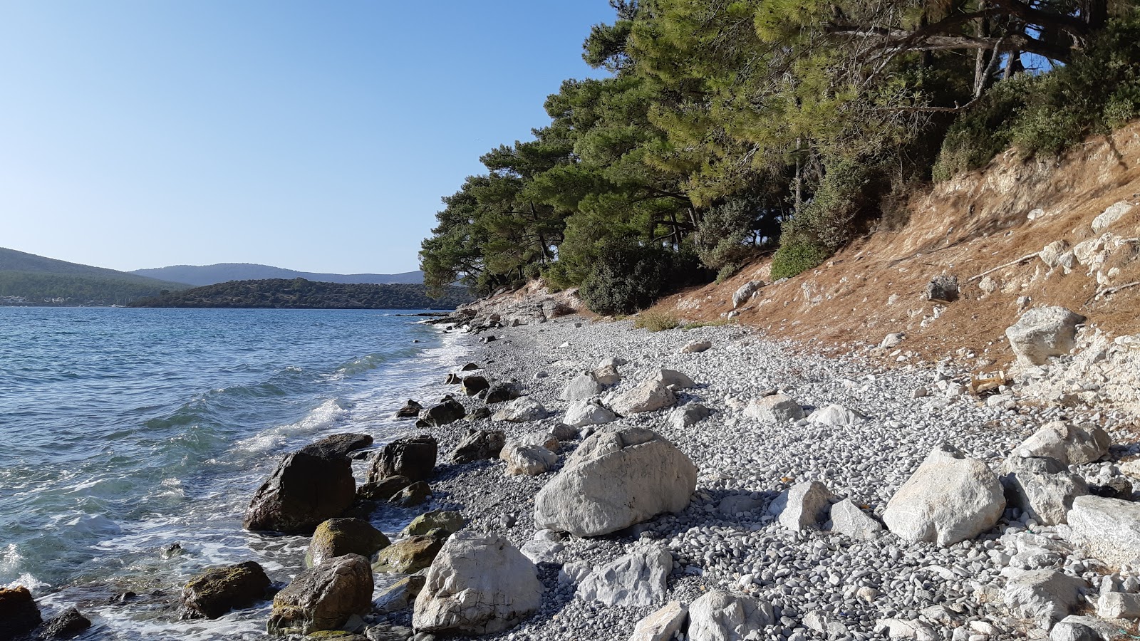 Foto von Gurchamlar beach III mit felsiges gelände Oberfläche