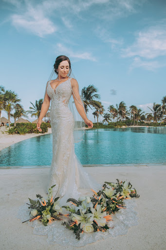 Bridal Shop «La Boutique De Bridal & Tuxes», reviews and photos, 3034 W New Haven Ave, West Melbourne, FL 32904, USA