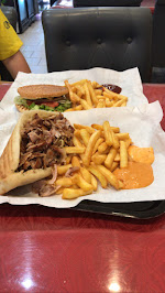 Plats et boissons du Kebab Gezi à Saint-Leu-la-Forêt - n°1