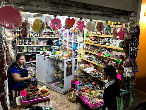 Mercado de Dulces y Artesanías