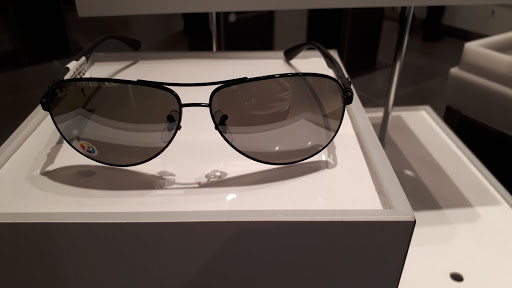 Sunglass Hut