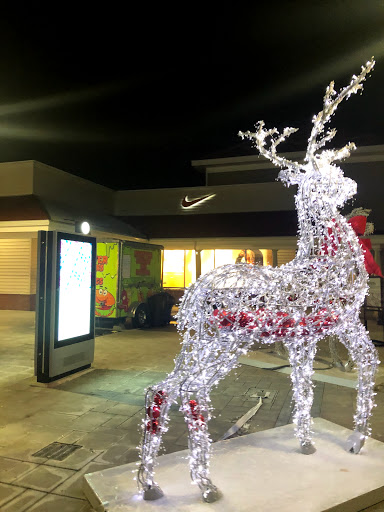 Sporting Goods Store «Nike Factory Store», reviews and photos, 1 Outlet Blvd #600, Wrentham, MA 02093, USA