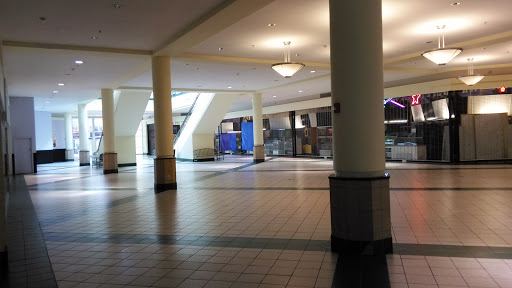 Shopping Mall «The Mall at The Source», reviews and photos, 1504 Old Country Rd, Westbury, NY 11590, USA