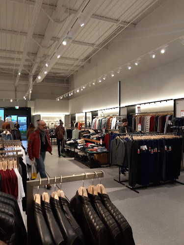 Magasin de vêtements MANGO Cormontreuil