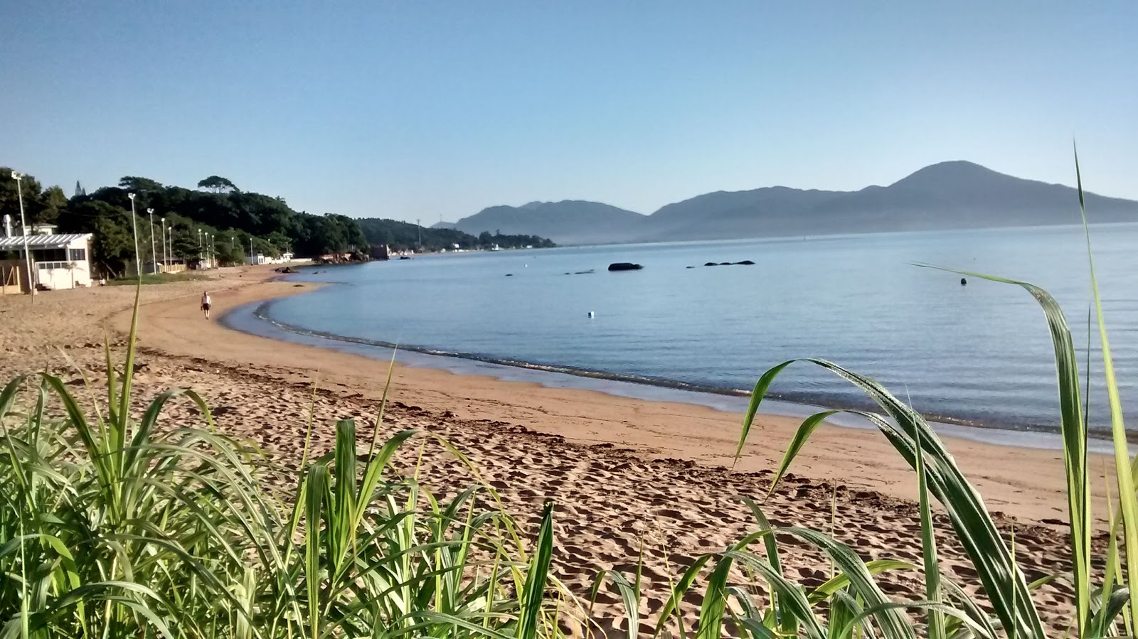 Foto de Praia de Baixo con playa amplia