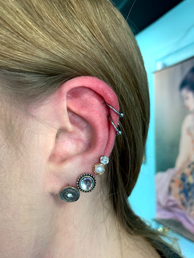 Explore bee tattoo ideas for women, creative tattoo ideas in Randleman, available at Studio Sapponah