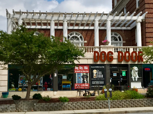 Dog Trainer «Dog Door Behavior Center and Outfitters», reviews and photos, 1 Battle Square A, Asheville, NC 28801, USA