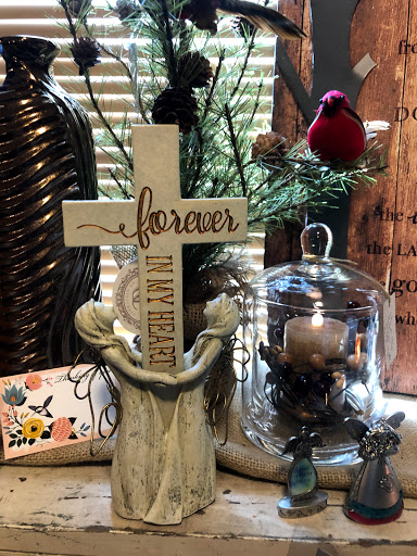 Gift Shop «Harvest Inn Interior Decor & Gift Shop», reviews and photos, 1521 S Washington St, Crawfordsville, IN 47933, USA