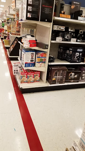 Department Store «Target», reviews and photos, 18855 N Market Pl Dr, Aurora, OH 44202, USA