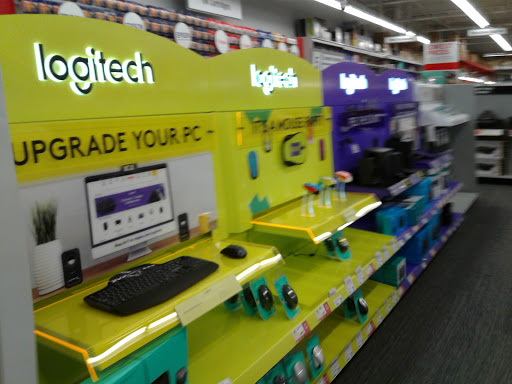 Office Supply Store «Staples», reviews and photos, 1525 S Willow St, Manchester, NH 03103, USA