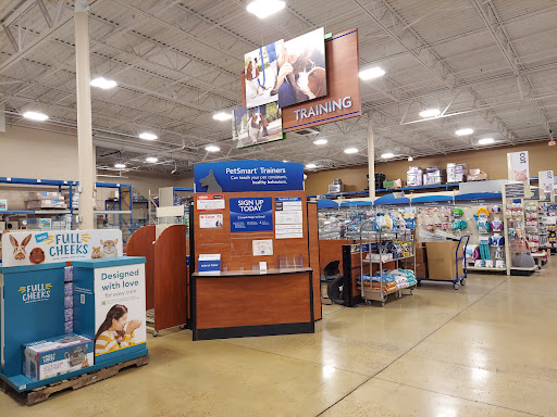 Pet Supply Store «PetSmart», reviews and photos, 2130 Gunbarrel Rd, Chattanooga, TN 37421, USA