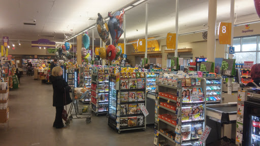 Grocery Store «Stop & Shop», reviews and photos, 105 Alewife Brook Pkwy, Somerville, MA 02144, USA