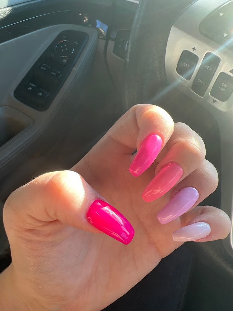 Red Nails Salon 98466