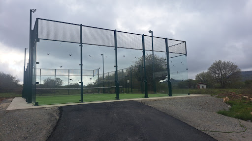 Pista de padel y baloncesto en Soncillo, Burgos