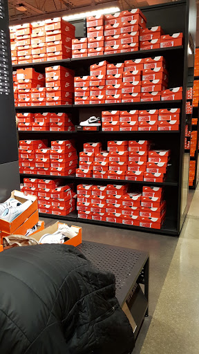 Sporting Goods Store «Nike Factory Store», reviews and photos, 1 Outlet Blvd #600, Wrentham, MA 02093, USA