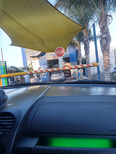 Car Wash «Wild Wash Express», reviews and photos, 8960 Sepulveda Blvd, North Hills, CA 91343, USA