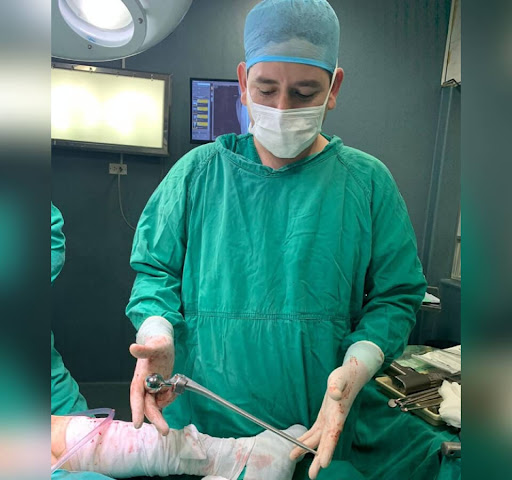 Dr. Juan Carlos Castro Bejarano - Traumatólogo en Lima