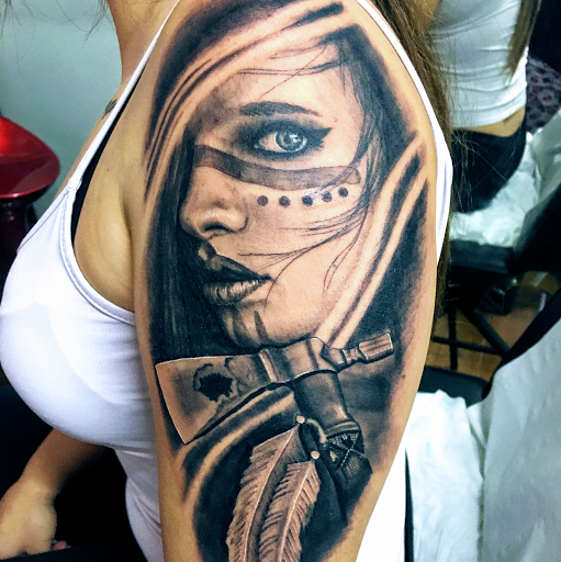 Made in Ink Estudio Tattoo & Piercing / Tatuajes Granada