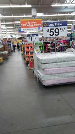 Department Store «Walmart Supercenter», reviews and photos, 530 Woollomes Ave, Delano, CA 93215, USA