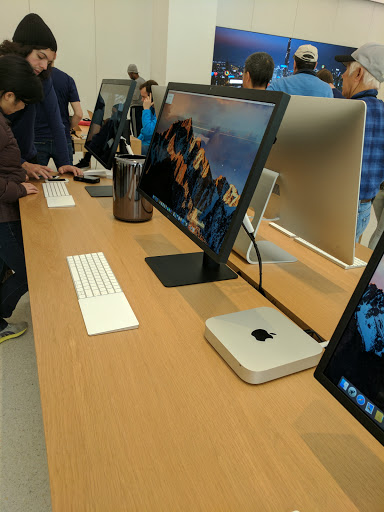 Apple Bay Street image
