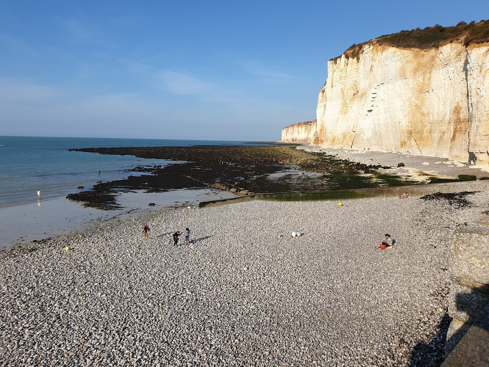 Zdjęcie Plage des Grandes Dalles z przestronna plaża