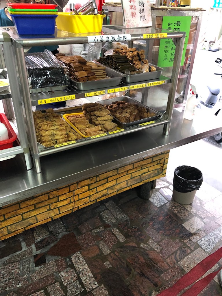 素食 _華南銀行旁7/5.7/6.7/13.7/20.7/27休 的照片