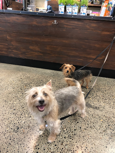 Pet Supply Store «Mud Bay», reviews and photos, 2100 SE 164th Ave, Vancouver, WA 98683, USA